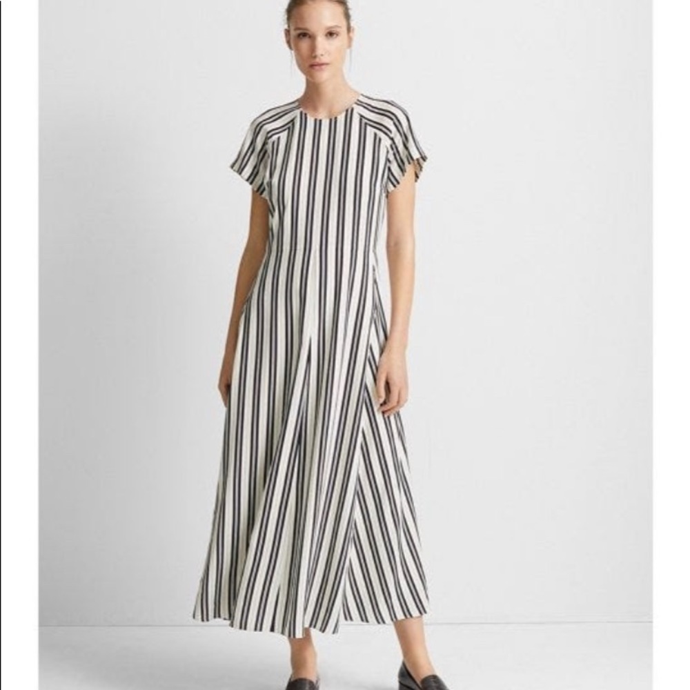 𝅺BNWT Club Monaco Striped Midi dress